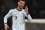 Cristiano Ronaldo se lamenta en partido de Nations League con Portugal.