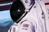 Traje de astronauta de la NASA para misión a la Luna diseñado por Prada