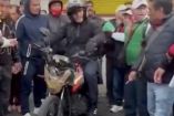 Motociclista golpeado en bloqueo de Ecatepec.