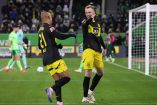 Malen y Beier celebrando una anotación del Dortmund.