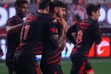 Jugadores de Xolos celebran el gol de la remontada contra los Gallos del Querétaro.