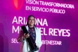 Ariadna Montiel con el Premio Lidera 2025