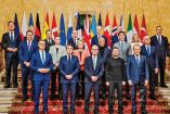 A la reunión asistieron los dirigentes de Reino Unido, Francia, Alemania, Dinamarca, Italia, Turquía, Países Bajos, Noruega, Polonia, España, Finlandia, Suecia, República Checa y Rumania, además del ministro canadiense Justin Trudeau.