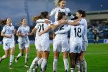 Jugadoras del Real Madrid femenino celebrando.