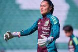Esthefanny Barreras entrenando con el Tri Femenil. 