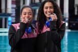Ale Estudillo y Gaby Agúndez con sus medallas.