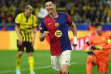Robert Lewandowski corriendo a celebrar.