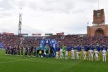Ceremonia previa de un partido de Serie A.