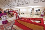 Los restos mortales de Jorge Mario Bergoglio reposaron en la capilla de la residencia de Santa Marta, en el Vaticano.
