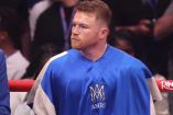 'Canelo' con semblante serio.
