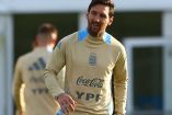 Lionel Messi entrenando con Argentina.