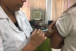 Aplican vacuna contra el sarampión