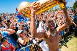 Shai Gilgeous-Alexander celebra durante el desfile de los campeones.