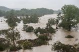 Aumentan los muertos por inundaciones en Texas: van 24 y 23 niñas desaparecidas