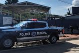 Patrulla estacionada afuera de un domicilio de Durango donde se celebraba una fiesta escolar por fin de cursos