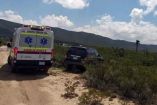Una ambulancia estacionada en una zona despoblada de Galeana, Nuevo León, después de la caída de un rayo