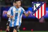 Thiago Almada junto al escudo del Atlético.