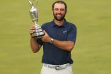 Scottie Scheffler con el trofeo del British Open.