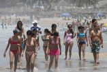 Turistas en playas de Ixtapa Zihuatanejo