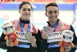 Osmar Olvera y Juan Celaya con la medalla de plata.
