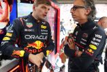 Max Verstappen junto con Laurent Mekies (Red Bull)