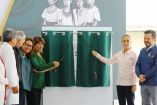 Azucena Cisneros Coss, edil de Ecatepec, la presidenta Claudia Sheinbaum y a la gobernadora Delfina Gómez Álvarez en la inauguración de la UMF No. 93, “Cerro Gordo”, del IMSS