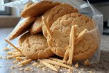 Alerta por miles de paquetes de galletas contaminados con astillas: FDA