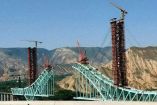 El puente colapsó durante las labores de construcción. (Especial)