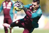 Luis Malagón, entrenando con la Selección Mexicana.