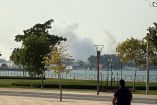 Se aprecian columnas de humo tras reportes de explosiones en Doha, Qatar. (Reuters)
