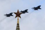 Aviones MiG-31 durante el Desfile de la Victoria en la Plaza Roja de Moscú. (Reuters)