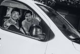 Charles Leclerc y Carlos Sainz en la camioneta de carga (Instagram)