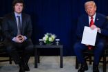 Donald Trump y Javier Milei conversando ante periodistas durante la Asamblea General en Nueva York. (AFP)