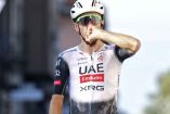 Adam Yates celebra en la meta de la Coppa Agostoni, la victoria número 90 del UAE Team Emirates en una temporada que ya es histórica. (Facebook/ UAE Team)