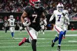 Bijan Robinson acumuló 238 yardas totales ante Buffalo, incluida una carrera de 81. (Facebook/Falcons)