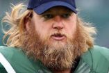 Nick Mangold, ex centro de los New York Jets, reveló que busca un donante de riñón tras casi dos décadas de enfermedad renal. (X@nickmangold)