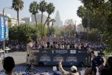 Los peloteros de los Dodgers desfilaron por el centro de Los Ángeles para celebrar su bicampeonato de MLB. (Reuters)