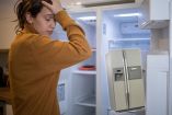 refrigerador hace ruidos extraños de noche