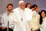 Alerta papa Francisco a jóvenes sobre el populismo y el abuso de internet