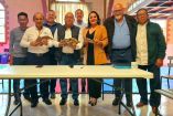 Integrantes del equipo del INAH, autoridades locales, académicos y representantes del Consejo Coordinador Empresarial de Orizaba presentan restos fósiles hallados en Tepetates, Maltrata, Veracruz, como parte del descubrimiento de huellas humanas y de megafauna de hace 15 mil años.