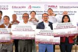 Delgado Carrillo dijo que en Puebla se incorporarán más de 350 mil nuevos becarios y se beneficiará a casi un millón de estudiantes. Foto: Especial