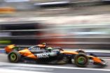 Lando Norris, conduce su McLaren en la P1 del GP de Abu Dhabi.