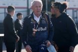 Helmut Marko con chamarra de Red Bull.