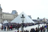 El Louvre reabre parcialmente pese a la huelga y tras el robo millonario