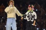 Bad Bunny junto a Julieta Venegas durante su concierto en CDMX, momento que se volvió viral por la reacción del cantante ante el inesperado error.