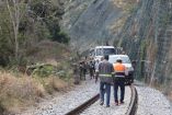Autoridades mantienen resguardada la zona del accidente del Tren Interoceánico.