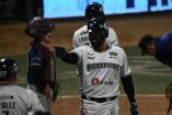 Los Algodoneros de Guasave reaccionaron en la novena entrada y firmaron una victoria clave ante Tucson Baseball Team.
