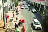 CIUDAD DE MÉXICO, 26AGOSTO2025.- Decenas de personas usan el paso peatonal tras el inicio de la construcción y prueba piloto de la nueva ciclovía de Tlalpan. Clara Brugada, jefa de gobierno presentó el Plan Ciclista 2025-2030. La propuesta busca construir 300 km de nuevas ciclovías y dar mantenimiento a los 553 km ya existentes.FOTO: ANDREA MURCIA /CUARTOSCURO.COM