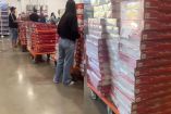 Carritos llenos de Roscas de Reyes en Costco desatan críticas en redes por el acaparamiento previo al Día de Reyes.