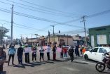Al no estar dispuestos a dejarse extorsionar y amedrentar, decidieron desde las 12 del día apostarse sobre la carretera